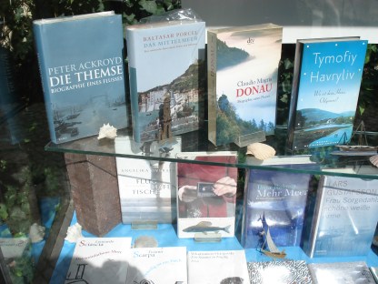 Cronaca del viaggio in una terra sconosciuta tra immagini e parole