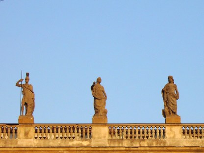 Cronaca del viaggio in una terra sconosciuta tra immagini e parole