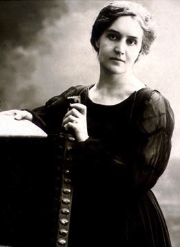 Sibilla Aleramo dal sito Enciclopediadelledonne.it